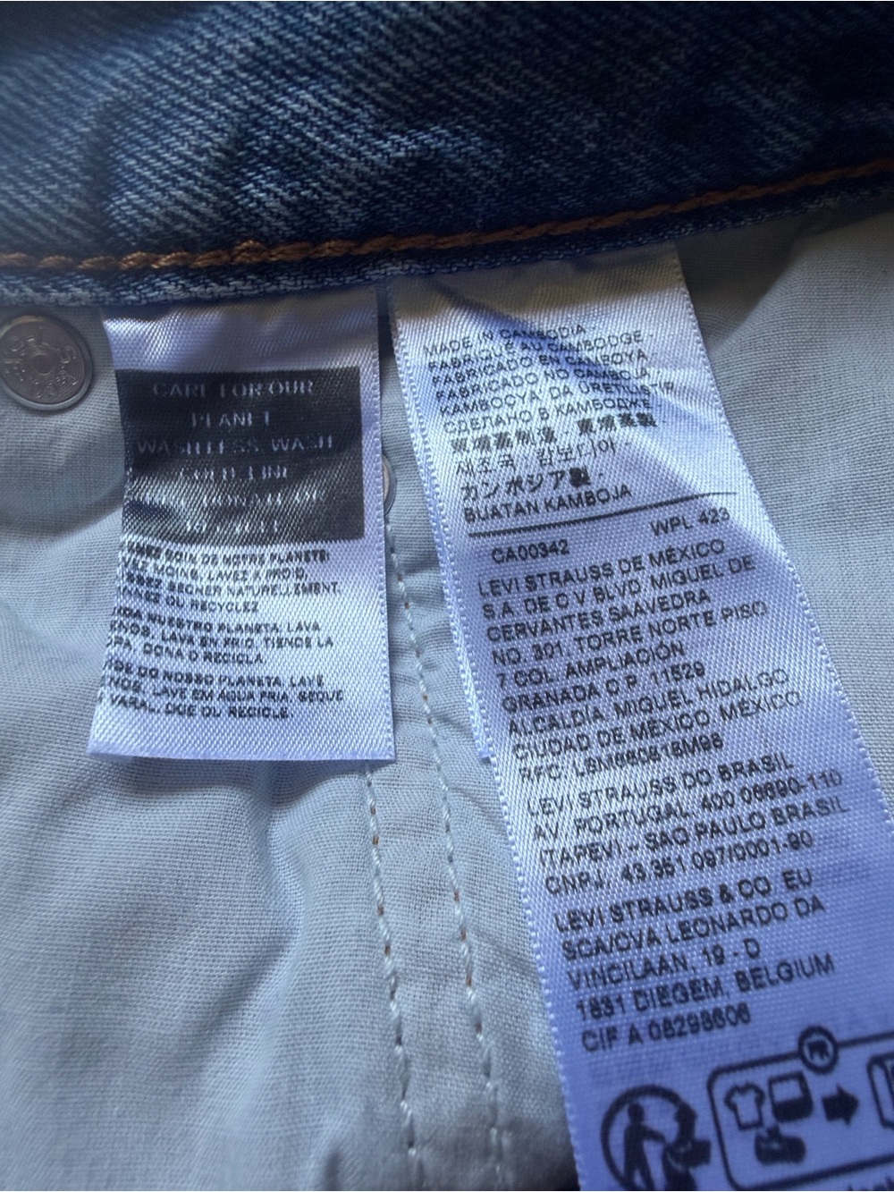 Levi's High-Rise Straight Jeans in Light Blue Premium Middy Straight Size 26 - Picture 13 of 13